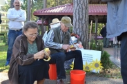 <q>Dzień Pieczonego Ziemniaka</q> w DPS w Stegnie, 30.09.2015 r.9