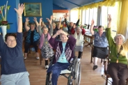 Gimnastyka i zaj�cia terapeutyczne w naszym DPS Maj 2015 r.3