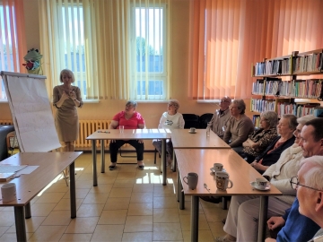 Klub i Babie Lato - wizyta w bibliotece